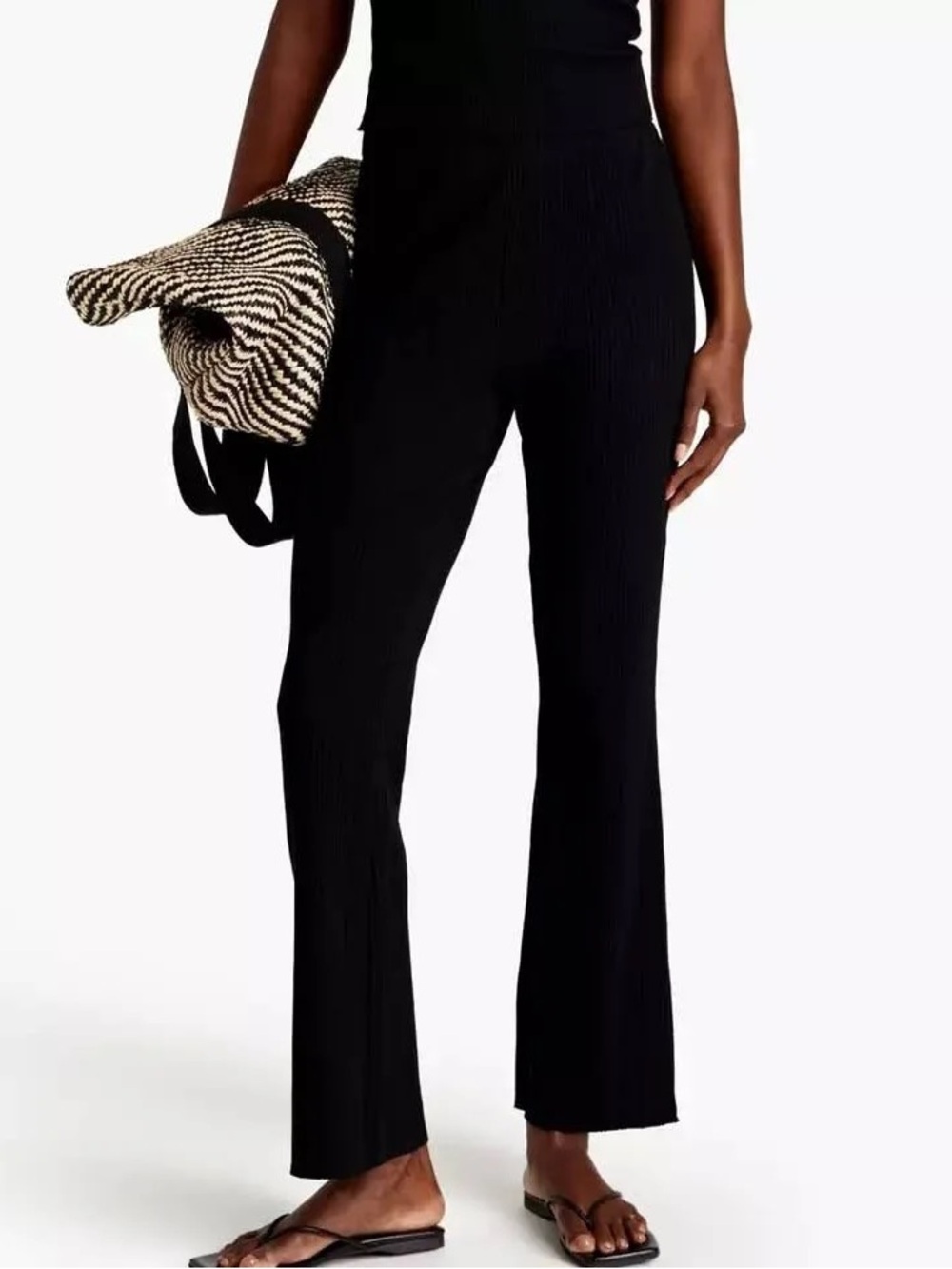 Vince Black Pull On Stretch Knit Pants Women’s Medium Flare Minimalist Career